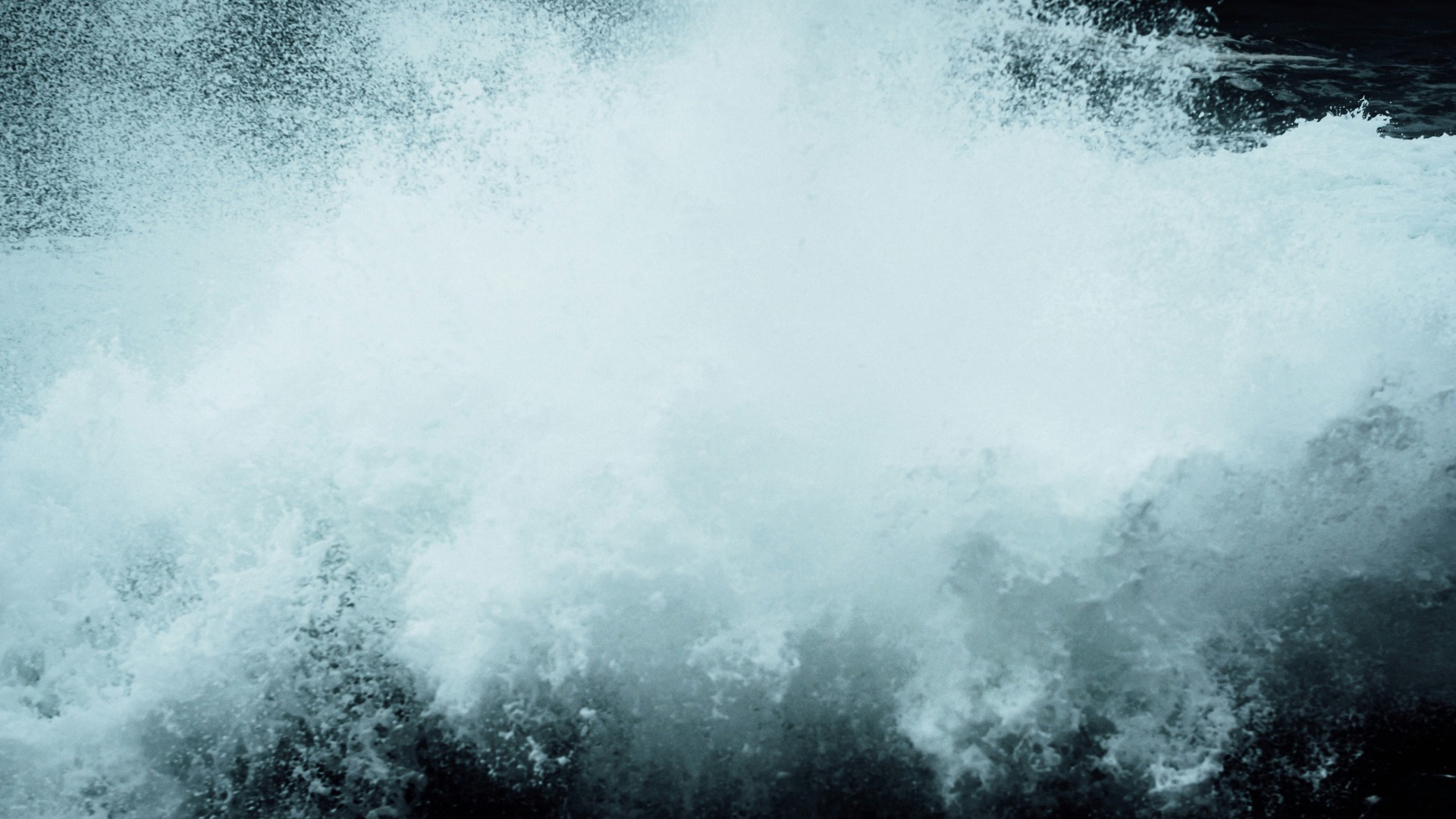 Spraying mist on the air