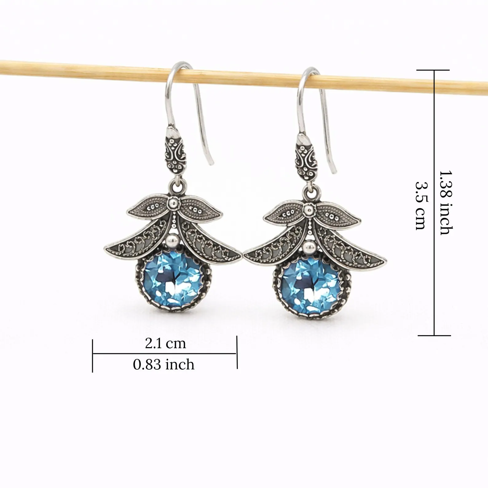 Vintage Style Leaf Earrings Detail Elegant handmade leaf earrings with botanical pattern