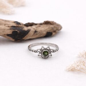 Elegant antique style sterling silver floral ring macro jewelry shot