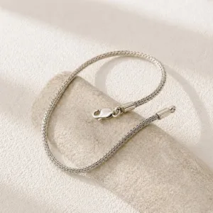 Delicate woven bracelet in sterling silver for everyday wear