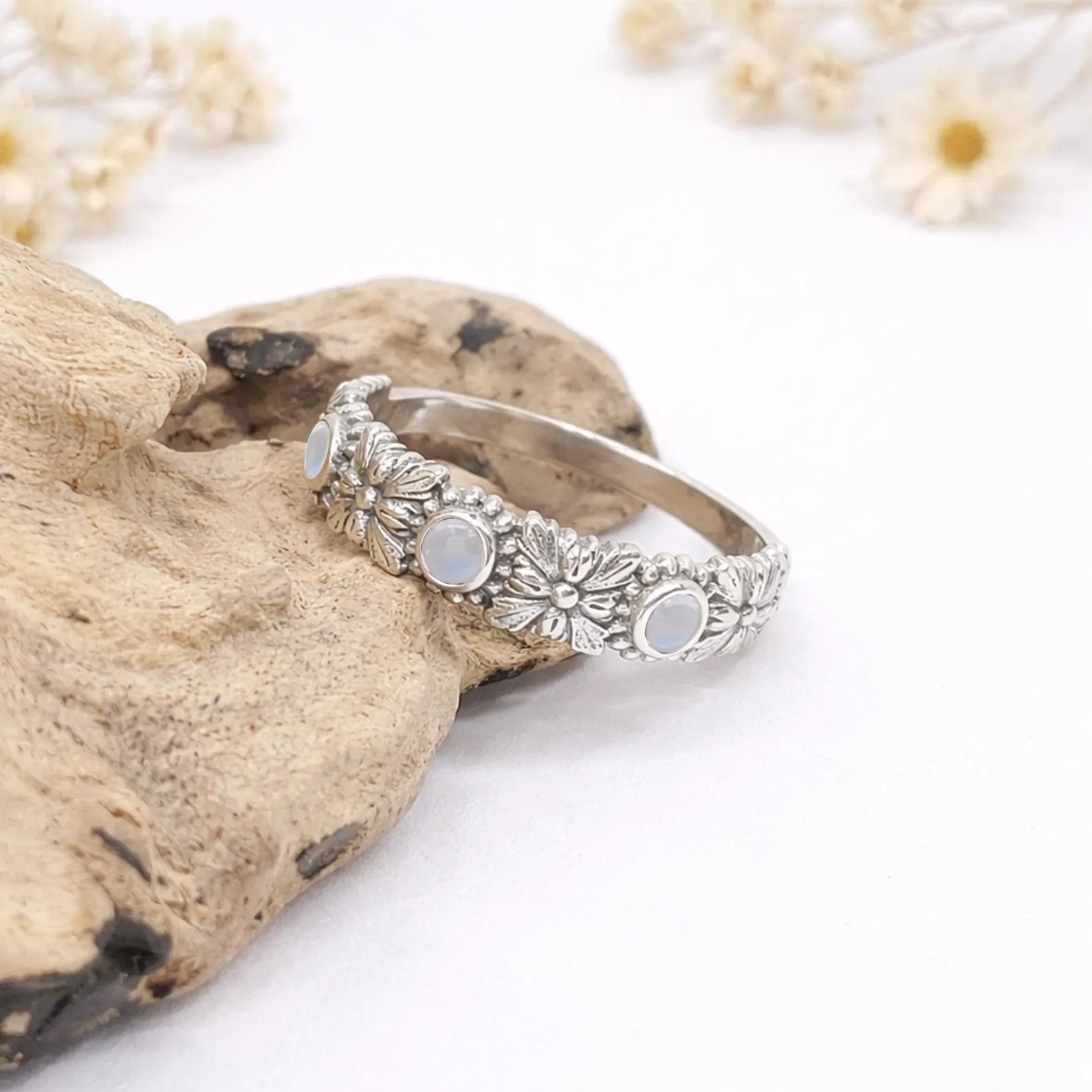 Premium Handmade Bali Silver Flower Ring Showcase
