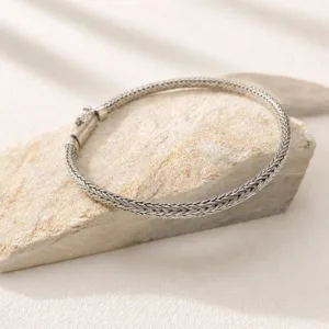 Elegant woven sterling silver chain bracelet for everyday wear