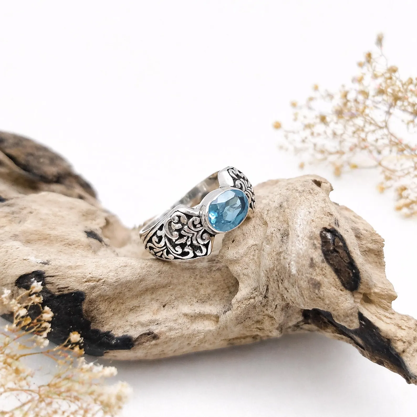 Artisan Bali Handmade Silver Ring Macro View Handmade 925 sterling silver floral engraved ring with minimal boho design