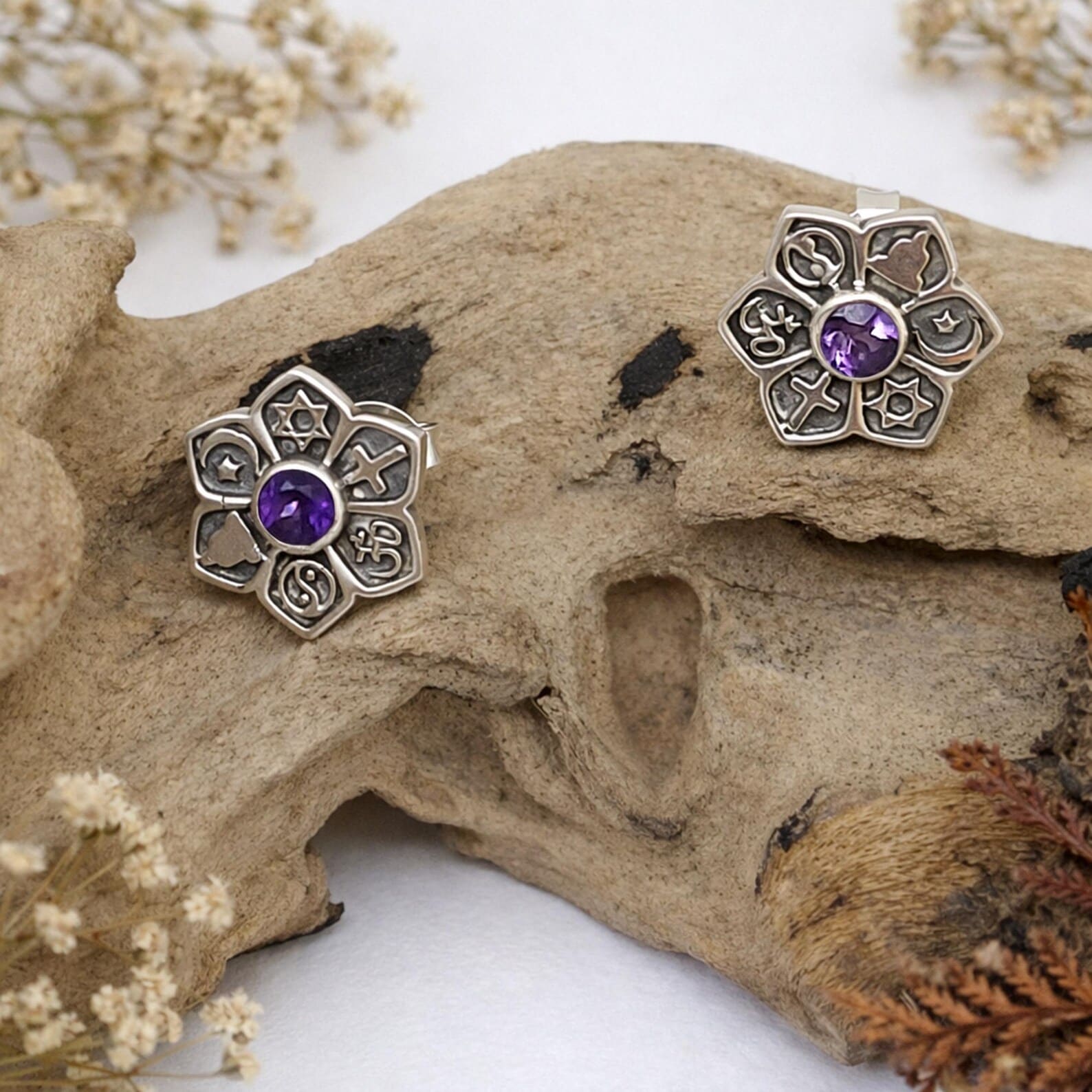 sacred-geometry-mandala-earrings-detail.jpg Sacred geometry stud earrings handcrafted in sterling silver