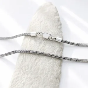 Detailed Tulang Naga woven sterling silver chain close up