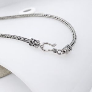 Bali 925 sterling silver woven chain necklace texture detail